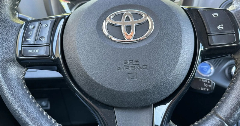 Toyota Yaris cena 58500 przebieg: 49336, rok produkcji 2019 z Suwałki małe 277